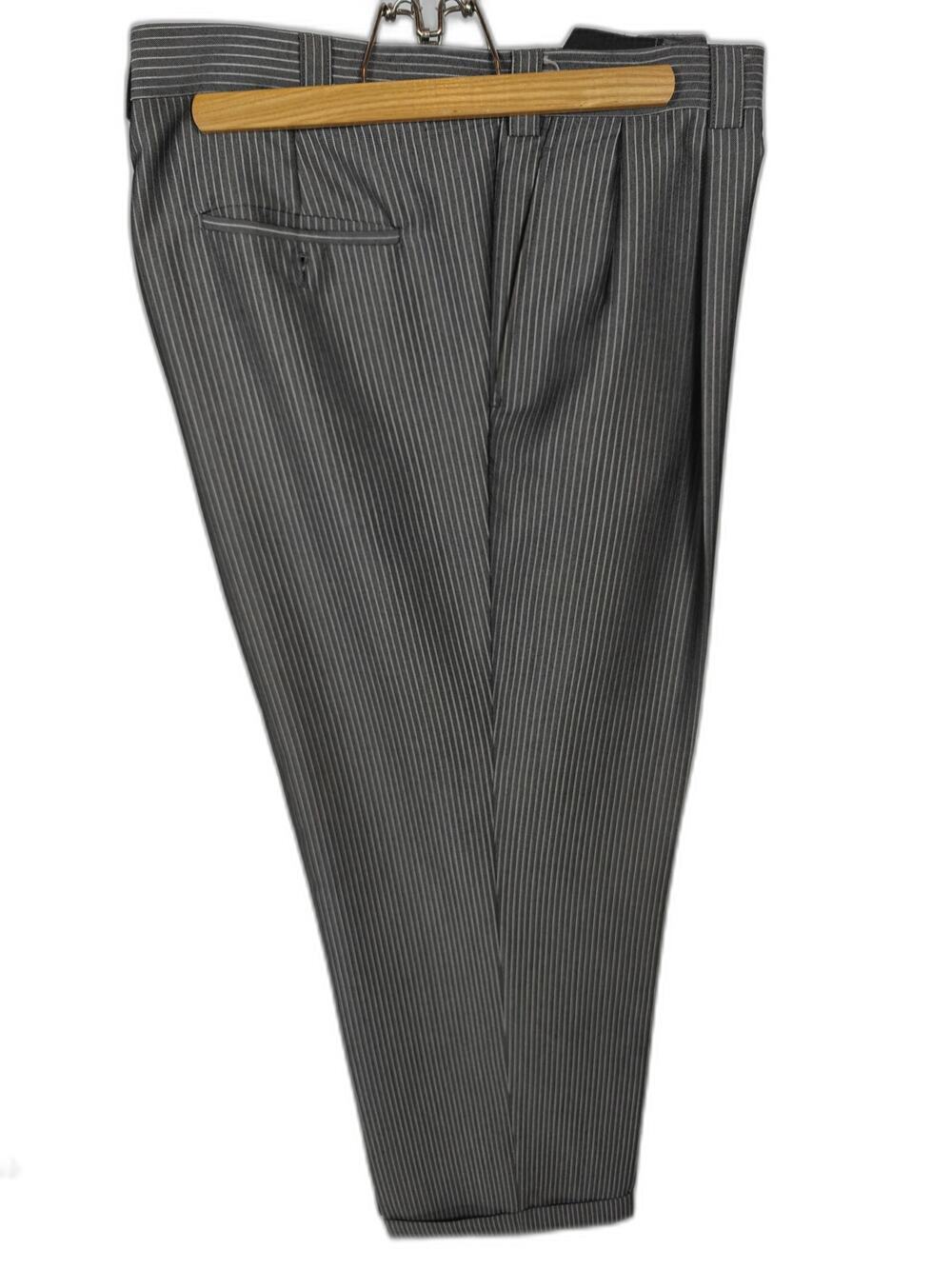 Steve Harvey Collection Mens Gray Dress Pants Size 44W32L Pleated Slacks